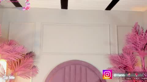 hanaahquinn online show from April 22, 2026, 11:34 am