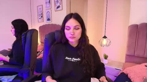 hanabie_ online show from February 1, 2026, 3:16 am