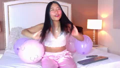 Snapshot of hanaluna chatting on June 30, 2026, 3:35 pm Hanna online show from June 30, 2026, 3:35 pm