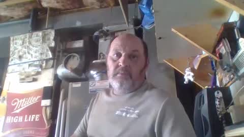 Snapshot of handiemanhere chatting on October 1, 2025, 6:25 pm naked man online show from October 1, 2025, 6:25 pm