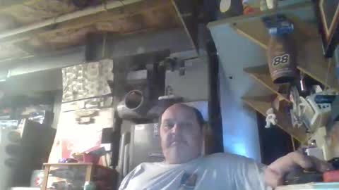 Snapshot of handiemanhere chatting on April 4, 2026, 2:32 am naked man online show from April 4, 2026, 2:32 am