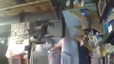 Snapshot of handiemanhere chatting on April 5, 2026, 11:35 pm naked man online show from April 5, 2026, 11:35 pm