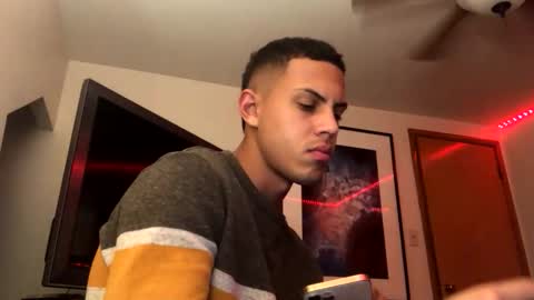 handsome01_ online show from December 1, 2025, 4:17 am