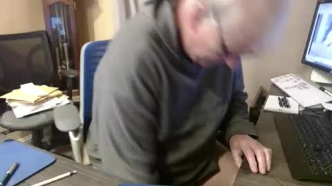 handsome_guy4u online show from April 12, 2026, 3:44 am