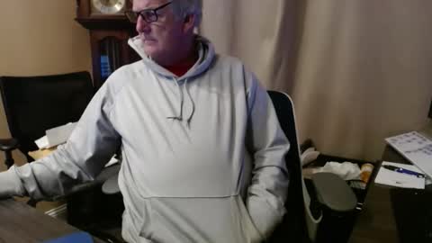 handsome_guy4u online show from April 20, 2026, 4:04 am