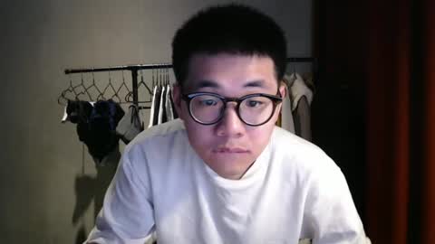 handsome_mannn online show from January 5, 2025, 8:21 pm