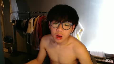 handsome_mannn online show from May 3, 2026, 9:59 am