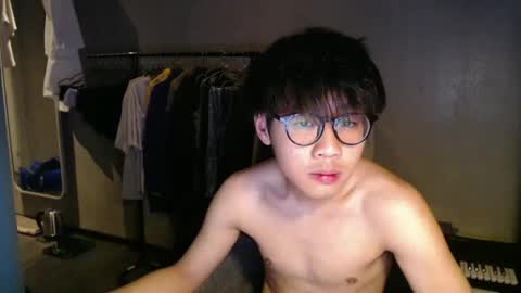 handsome_mannn online show from May 10, 2026, 10:26 pm