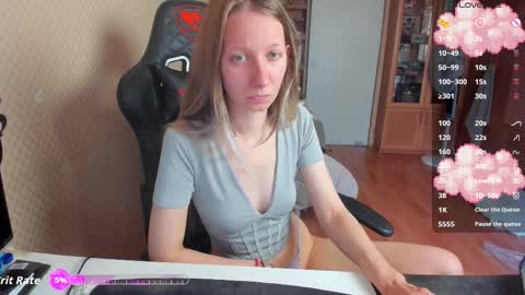 Mila online show from September 17, 2025, 9:11 am