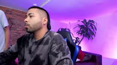 leonardfarrucknick and otis online show from October 7, 2025, 1:19 pm