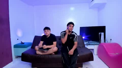 leonardfarrucknick and otis online show from February 28, 2026, 12:06 pm