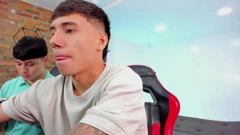 leonardfarrucknick and otis online show from April 14, 2026, 1:17 pm