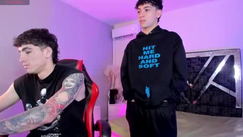 leonardfarrucknick and otis online show from April 21, 2026, 2:51 am