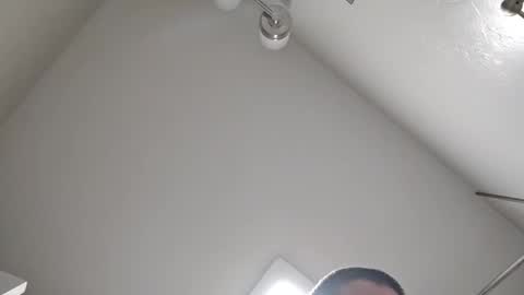 handsomedaddy198923 online show from September 26, 2025, 11:58 am