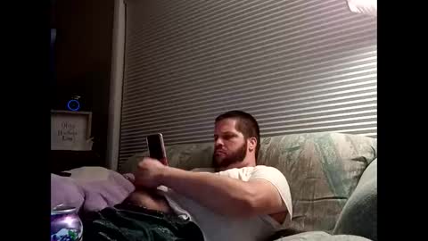 handsomedaddy198923 online show from September 30, 2025, 7:13 am