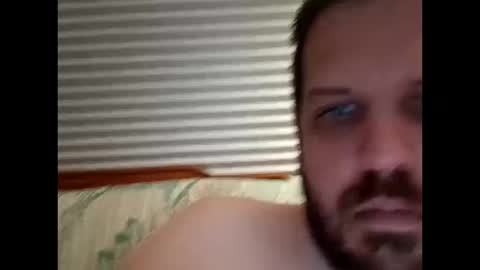 handsomedaddy198923 online show from October 19, 2025, 6:58 am