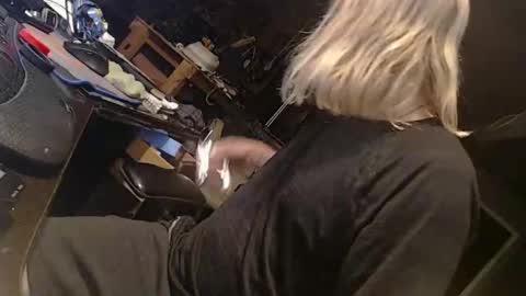 handystud33 online show from April 23, 2026, 10:03 am