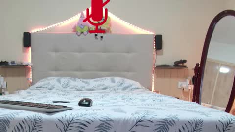 hane40 online show from October 12, 2025, 11:48 pm