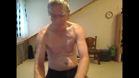 hankk54 online show from January 16, 2025, 9:05 am