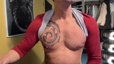 hanky online show from January 4, 2025, 12:49 pm