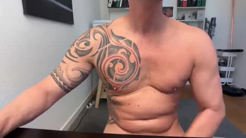 hanky online show from November 13, 2025, 8:35 am