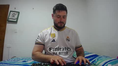 Snapshot of hankprettyboy chatting on December 18, 2024, 10:13 pm HANK online show from December 18, 2024, 10:13 pm