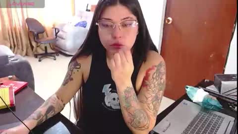 Hanna online show from November 19, 2025, 7:14 pm