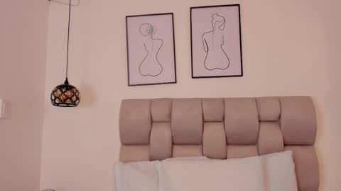 hanna__evans_ online show from September 25, 2025, 11:47 am