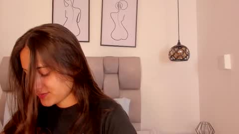 hanna__evans_ online show from October 21, 2025, 11:55 am