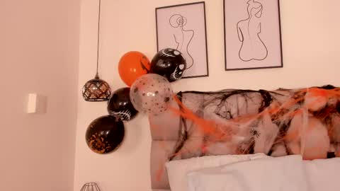 hanna__evans_ online show from October 25, 2025, 12:45 pm