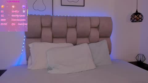 hanna__evans_ online show from January 13, 2026, 12:21 pm