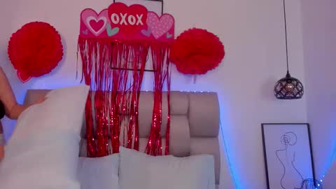 hanna__evans_ online show from February 15, 2026, 12:36 pm