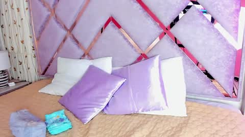  hanna  online show from February 26, 2025, 1:43 am