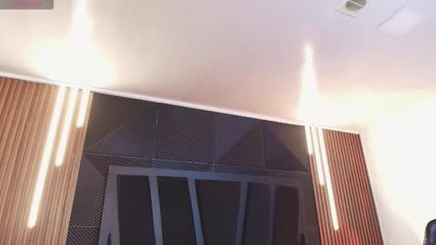 HANNA BECKER online show from March 7, 2026, 11:07 am