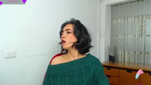 Sara online show from November 10, 2025, 3:11 pm