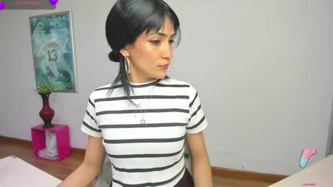 Snapshot of hanna_chloe chatting on May 5, 2026, 9:01 pm Sara online show from May 5, 2026, 9:01 pm