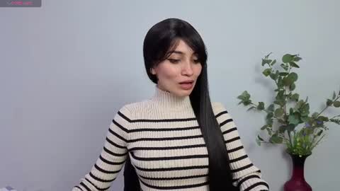 Snapshot of hanna_chloe chatting on June 17, 2026, 3:24 pm Sara online show from June 17, 2026, 3:24 pm