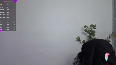 Snapshot of hanna_chloe chatting on June 18, 2026, 12:42 pm Sara online show from June 18, 2026, 12:42 pm