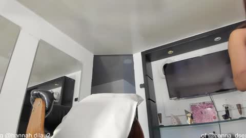 hannah dilau  online show from October 15, 2025, 9:48 pm