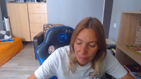 hanna_ha online show from September 11, 2025, 12:27 pm