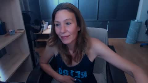 hanna_ha online show from July 8, 2026, 11:48 am