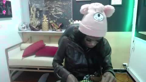 hanna_lamber online show from March 12, 2025, 2:09 am