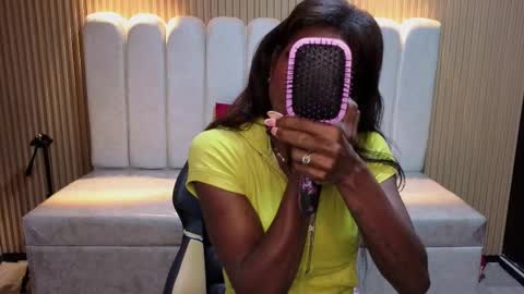 hanna_lamber online show from February 4, 2026, 11:16 am