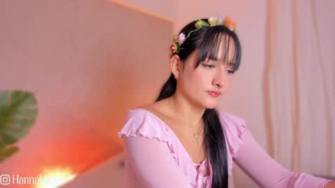 Hanna Lee online show from April 21, 2026, 12:00 pm