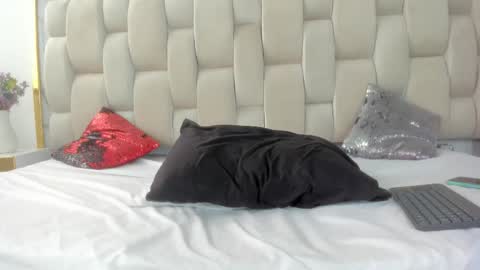 Hanna lens online show from February 25, 2026, 5:00 pm