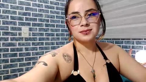 hanna_moons online show from March 22, 2026, 2:48 am