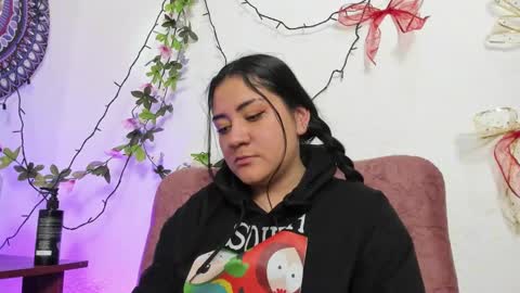 Camila online show from December 2, 2024, 9:39 pm