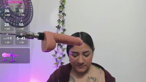 Camila online show from February 3, 2025, 10:00 pm