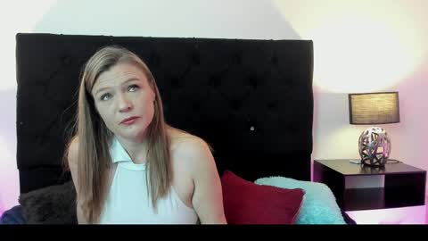 Snapshot of hanna_vell11 chatting on May 13, 2026, 1:47 am hanna_vell11 online show from May 13, 2026, 1:47 am