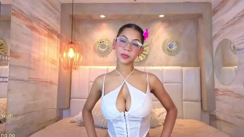 hanna_vic online show from April 22, 2026, 9:38 pm